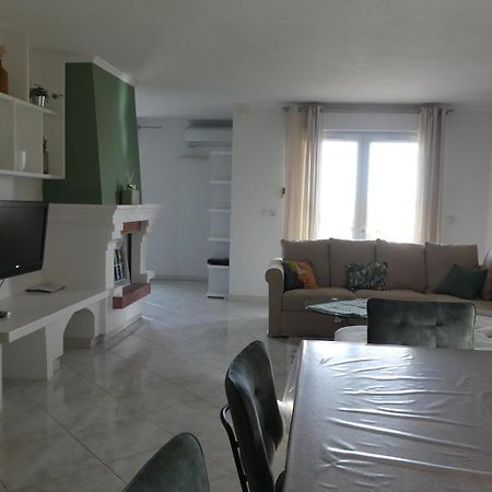 Appartement T4 Tres Bien Situe Et Climatise L'Ile-Rousse  Ngoại thất bức ảnh